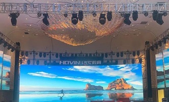 تحويل المساحات المؤسسية باستخدام نظام Dragon Stage Hybrid Truss